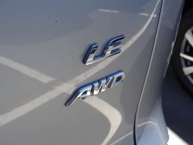 Used 2022 Toyota Corolla Cross LE AWD/4WD image 19