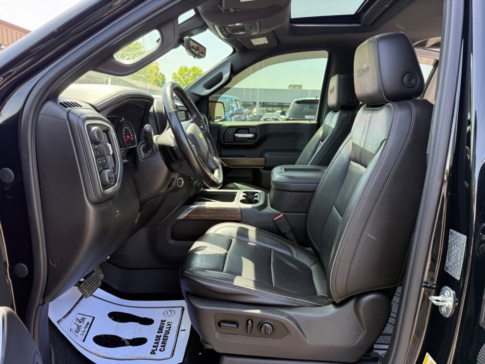 Used 2019 Chevrolet Silverado 1500 High Country w/ Technology Package AWD/4WD image 29