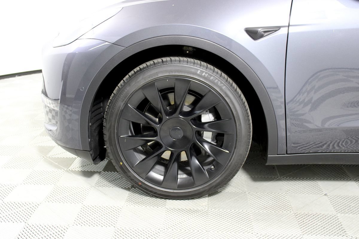 Used 2022 Tesla Model Y Long Range AWD/4WD image 4