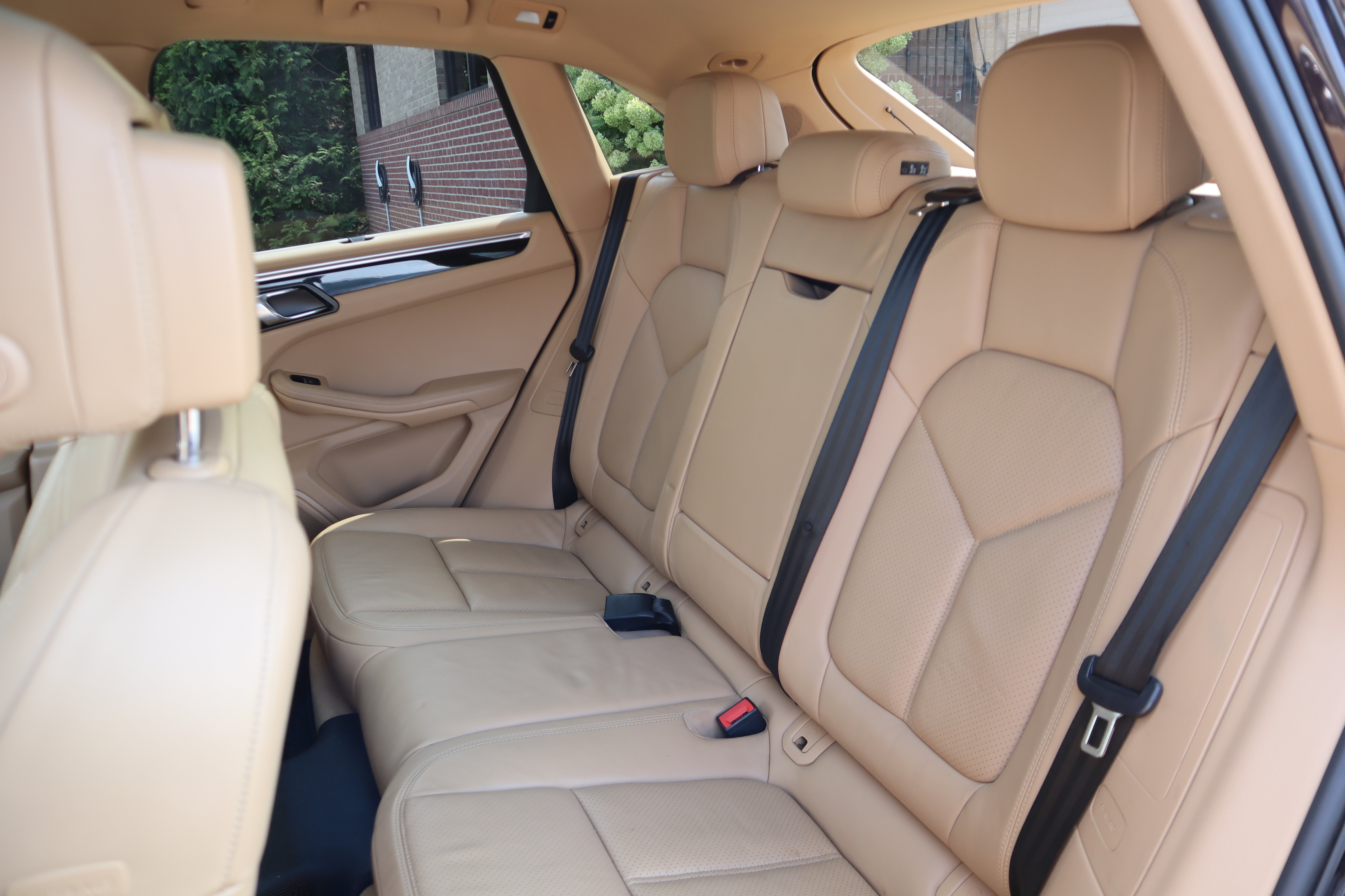 Used 2015 Porsche Macan S AWD/4WD image 29