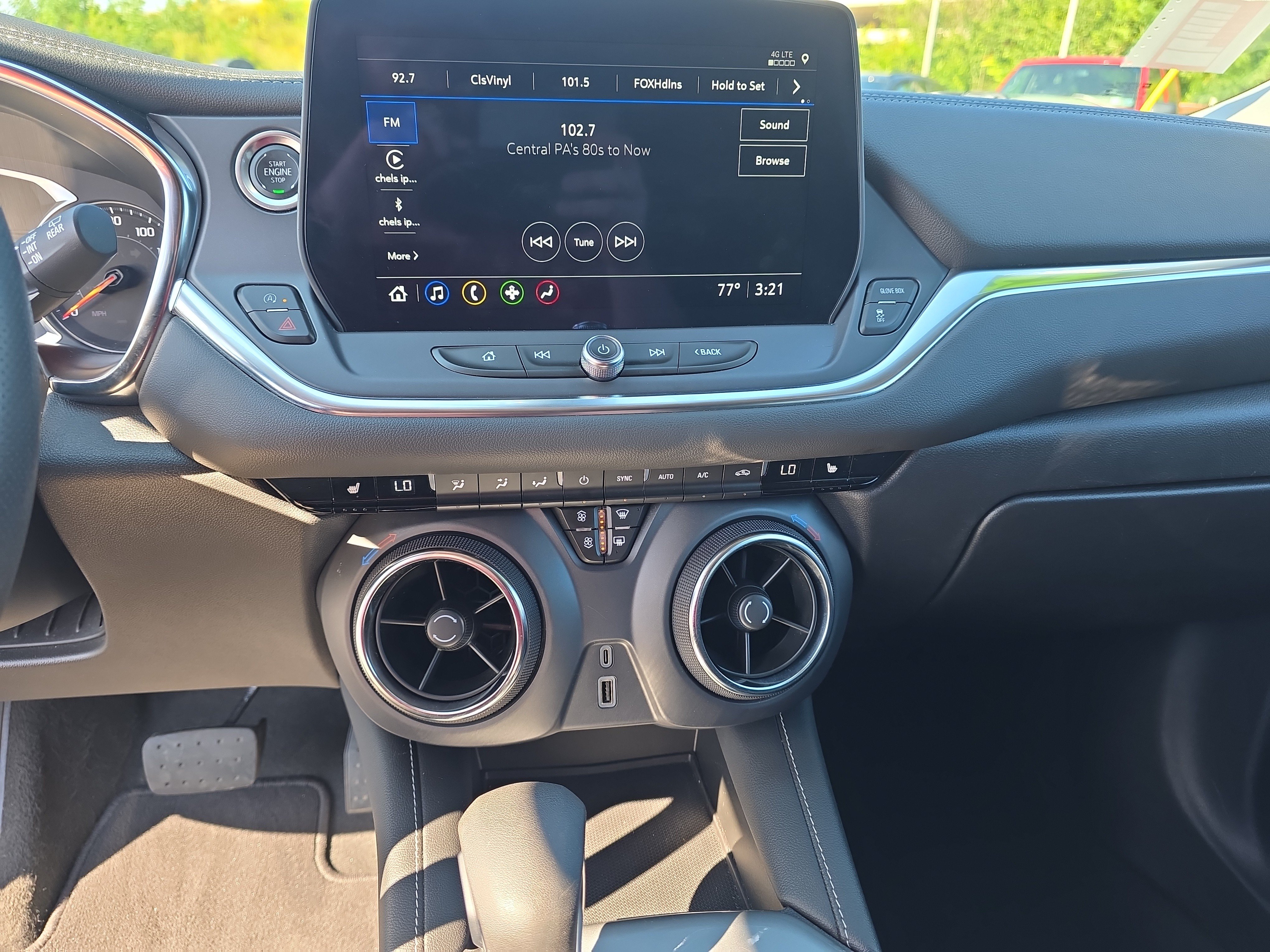Used 2025 Chevrolet Blazer LT AWD/4WD image 25