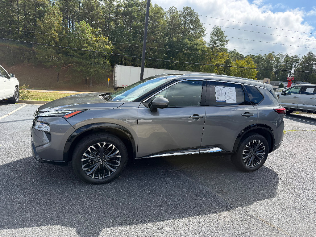 Used 2026 Nissan Rogue Platinum w/ Platinum Premium Package AWD/4WD image 3