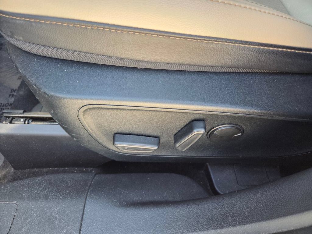 Used 2020 Ford Escape SEL FWD image 4