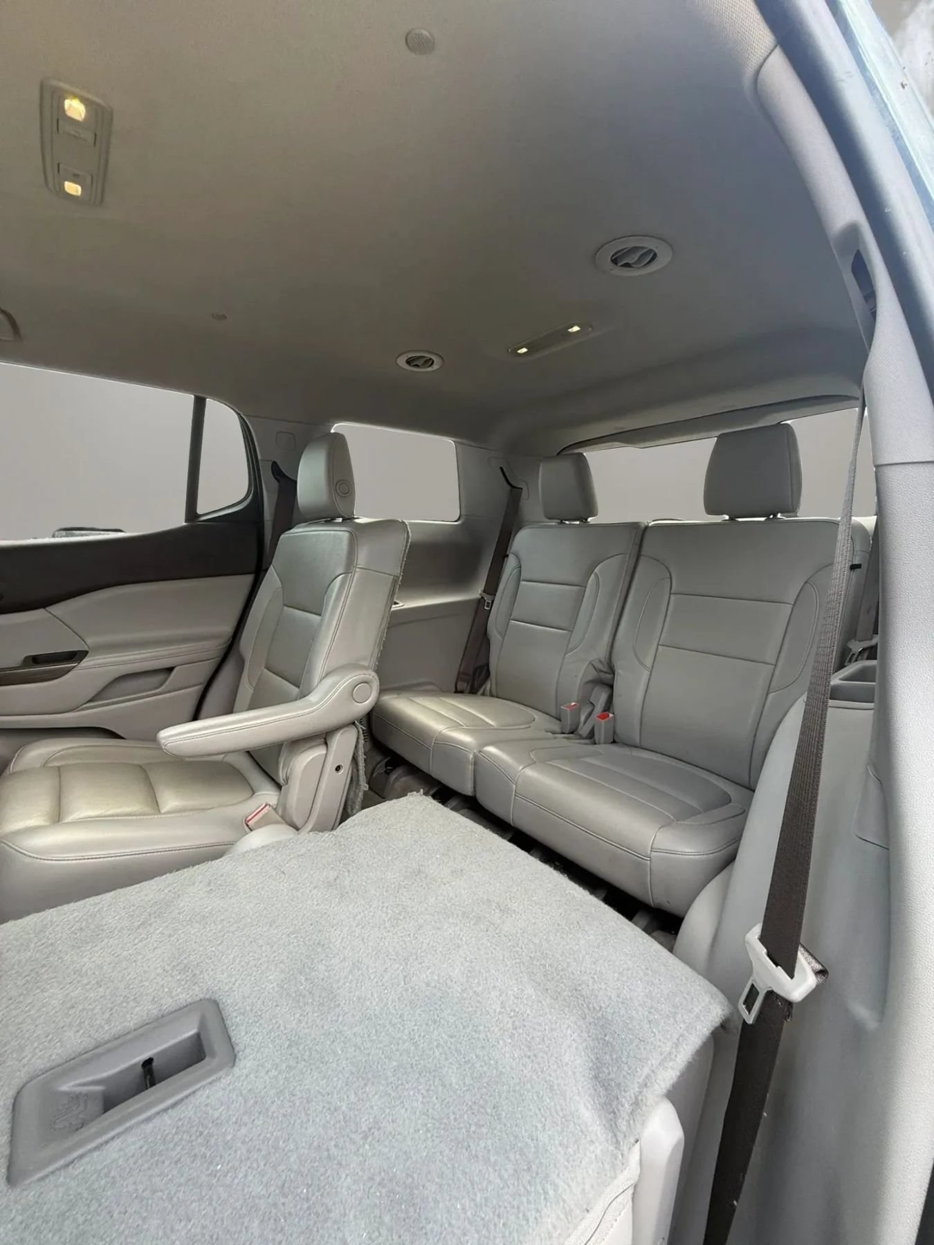 Used 2019 GMC Acadia SLT w/ LPO, Floor Liner Package FWD image 12