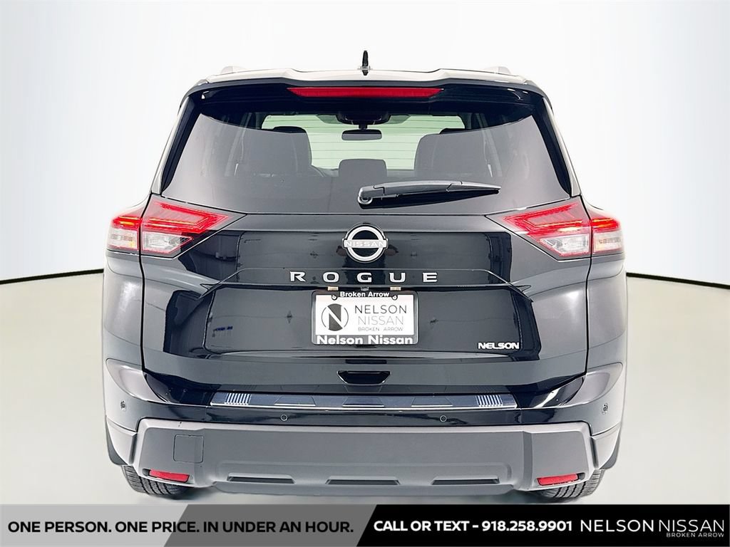 Certified 2025 Nissan Rogue SV w/ SV Premium Package FWD image 6
