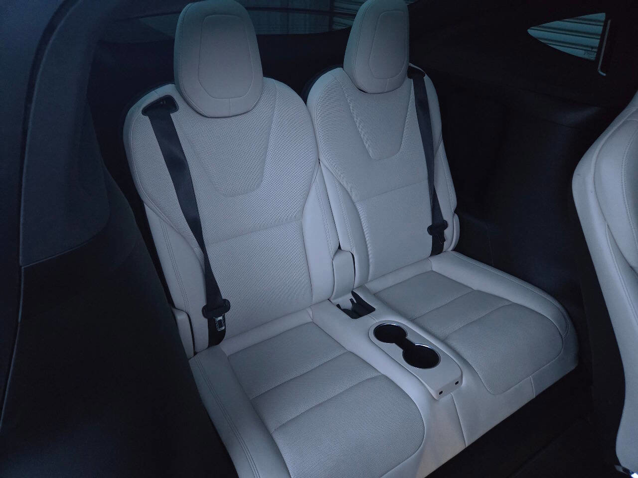 Used 2022 Tesla Model X image 27