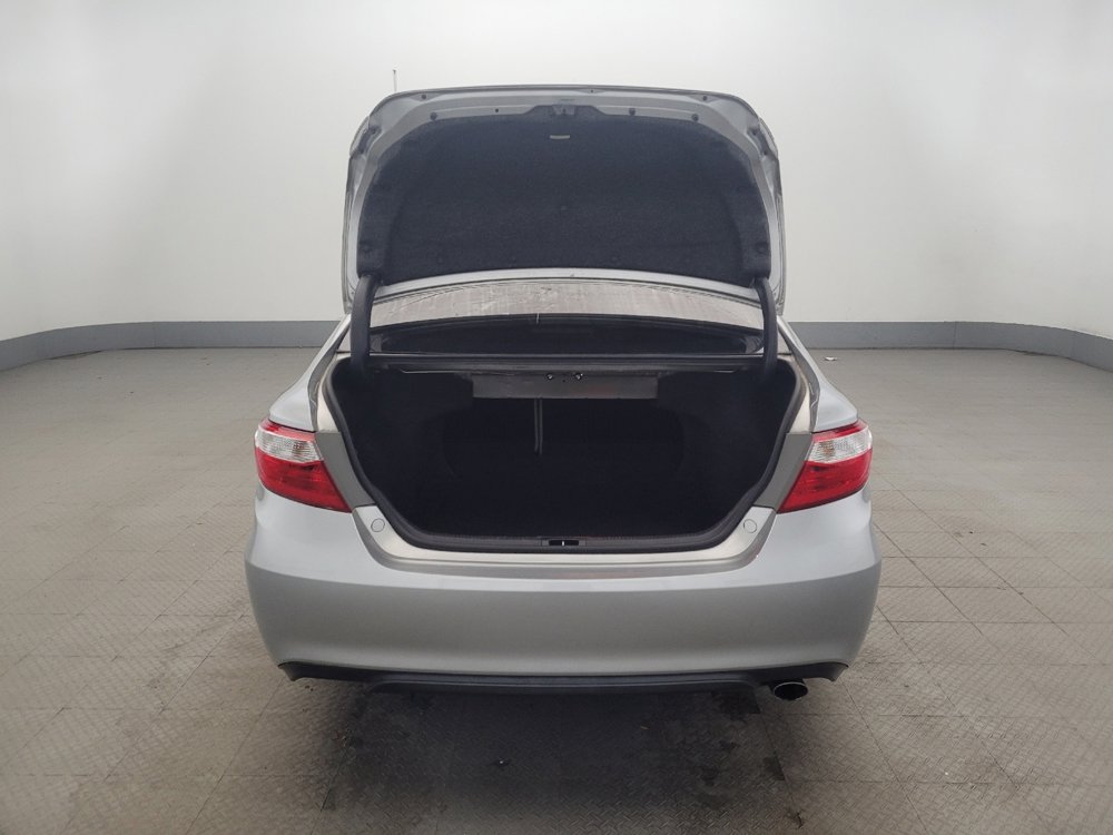 Used 2016 Toyota Camry SE image 29