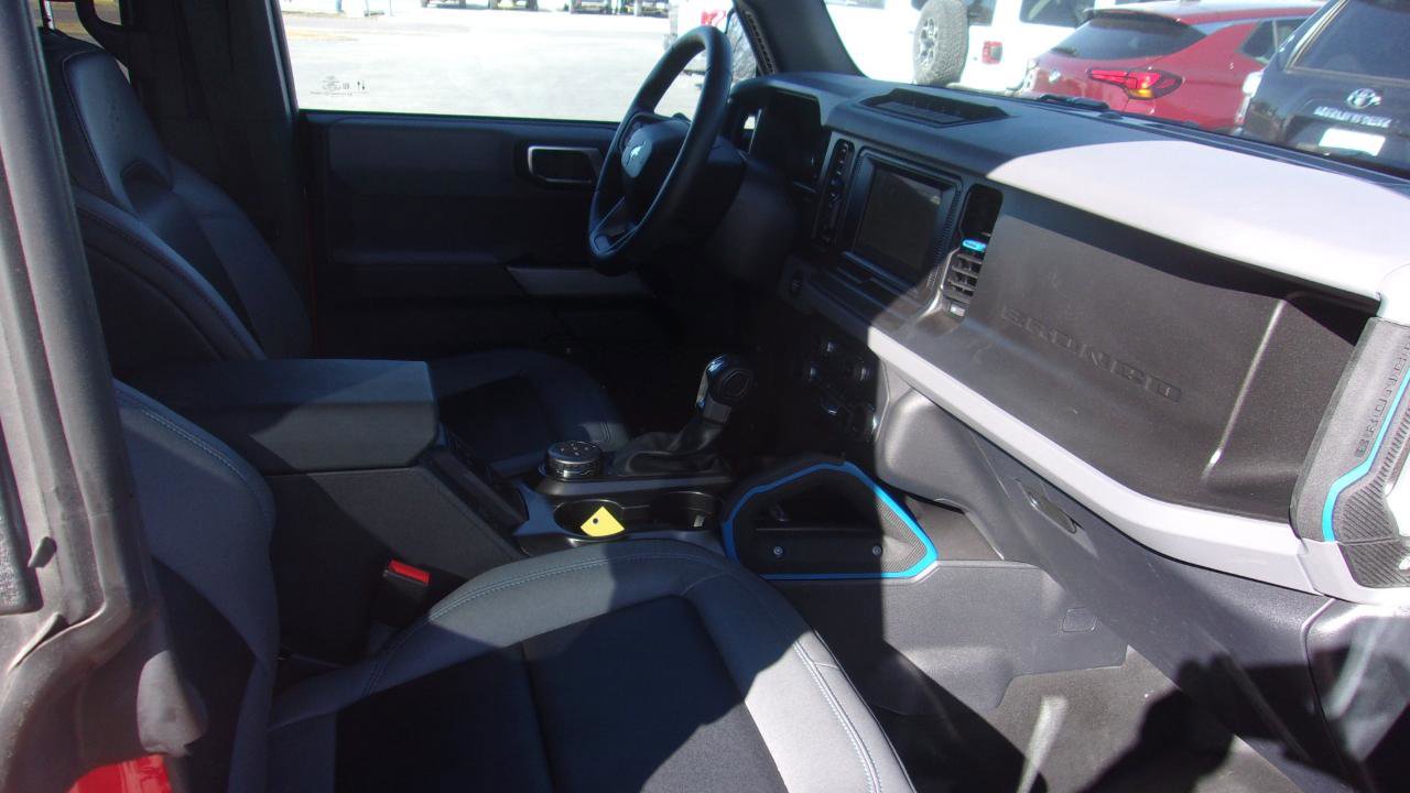 Used 2023 Ford Bronco Black Diamond w/ Sasquatch Package image 7