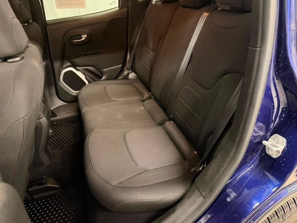 Used 2018 Jeep Renegade Latitude w/ Cold Weather Group AWD/4WD image 35