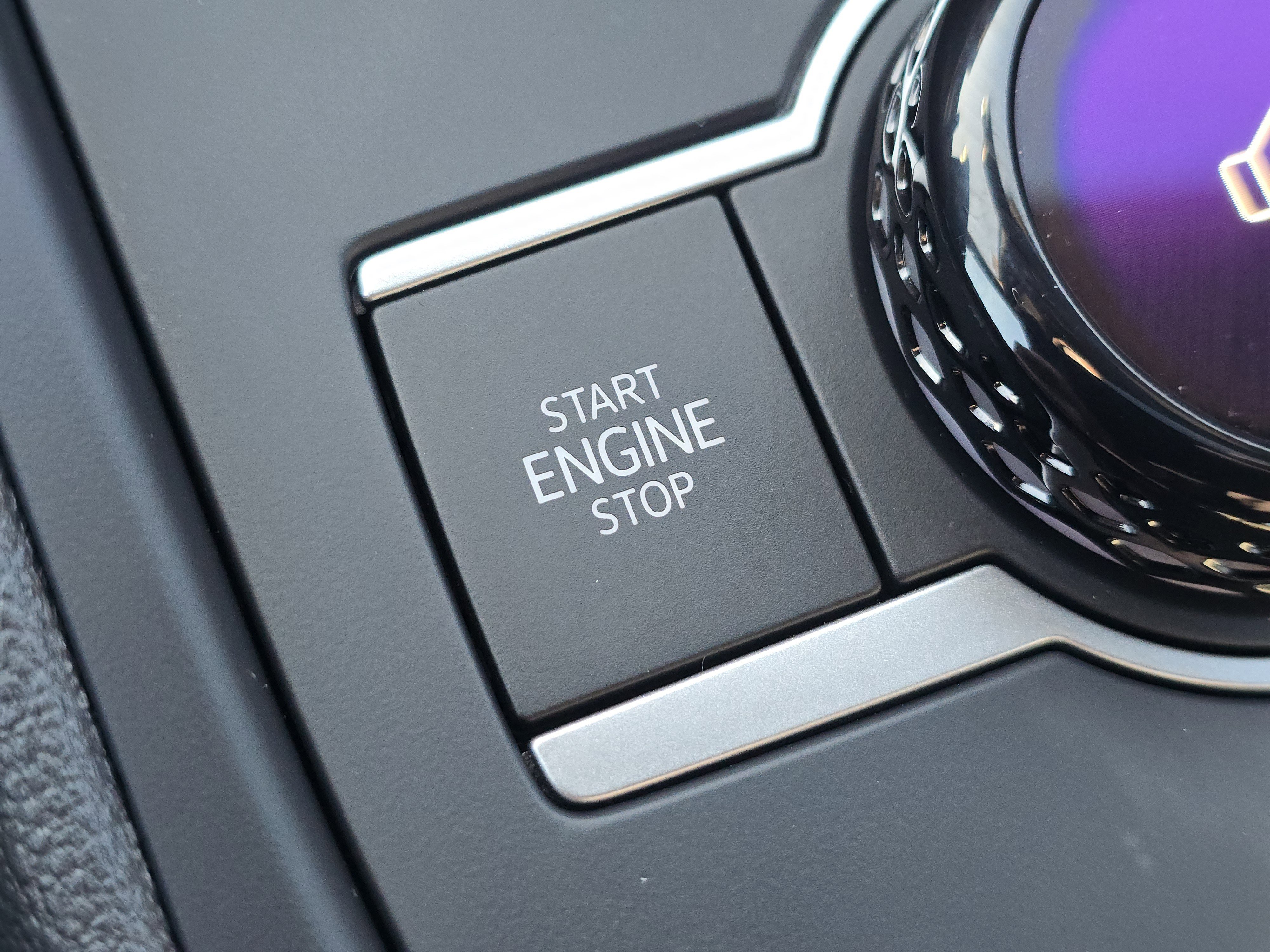 New 2026 Volkswagen Tiguan SE R-Line image 24