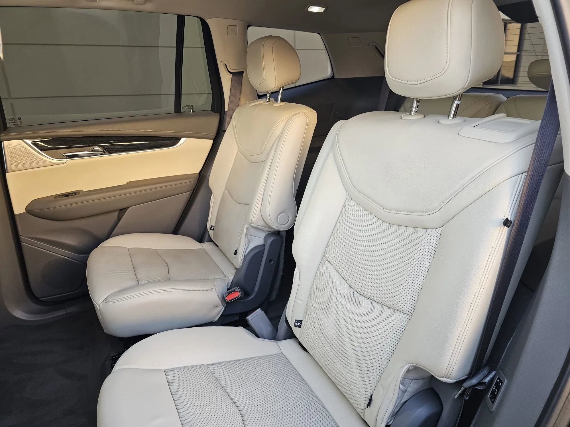 Used 2020 Cadillac XT6 Premium Luxury FWD image 13