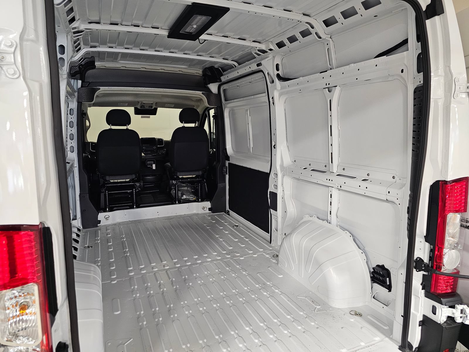 New 2026 RAM ProMaster 1500 w/ Quick Order Package 22G SLT FWD image 20