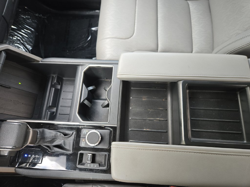 Used 2024 Toyota Tundra Limited AWD/4WD image 30