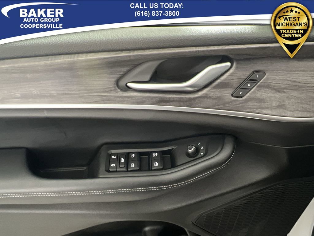 Used 2024 Jeep Grand Cherokee Limited w/ Black Appearance Package image 24