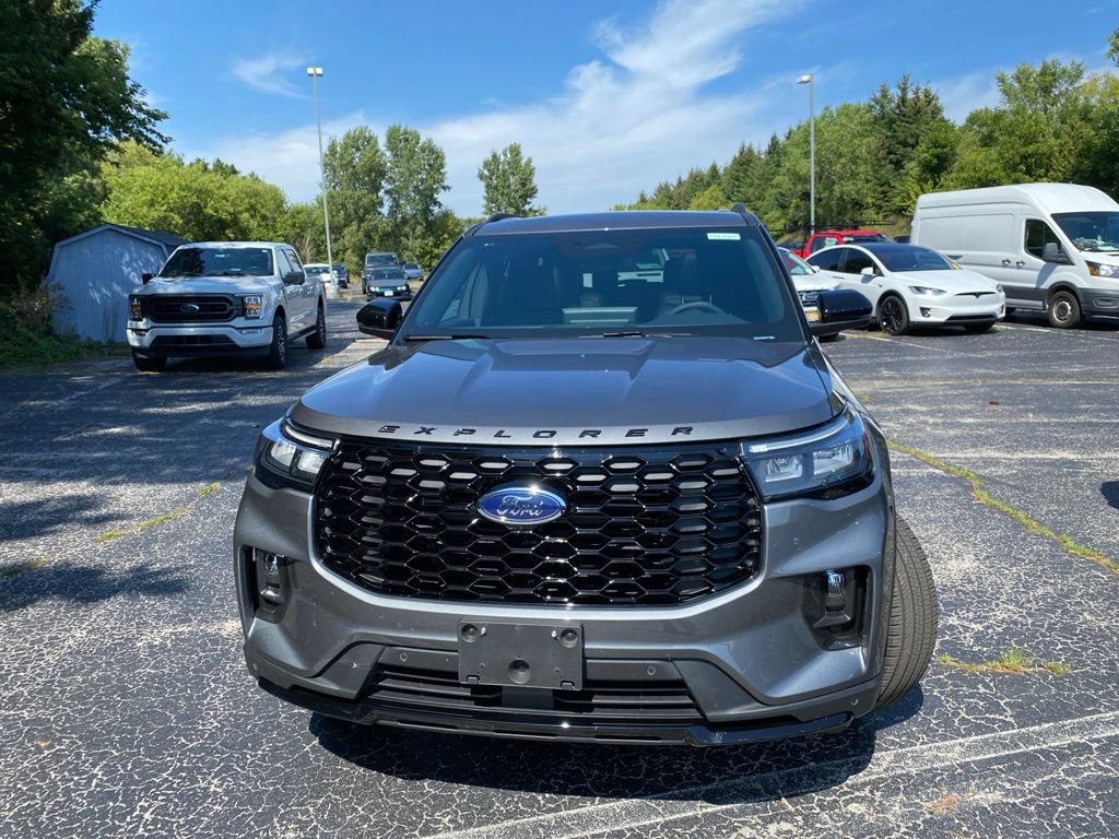 New 2026 Ford Explorer ST-Line w/ ST-Line Street Pack AWD/4WD image 10