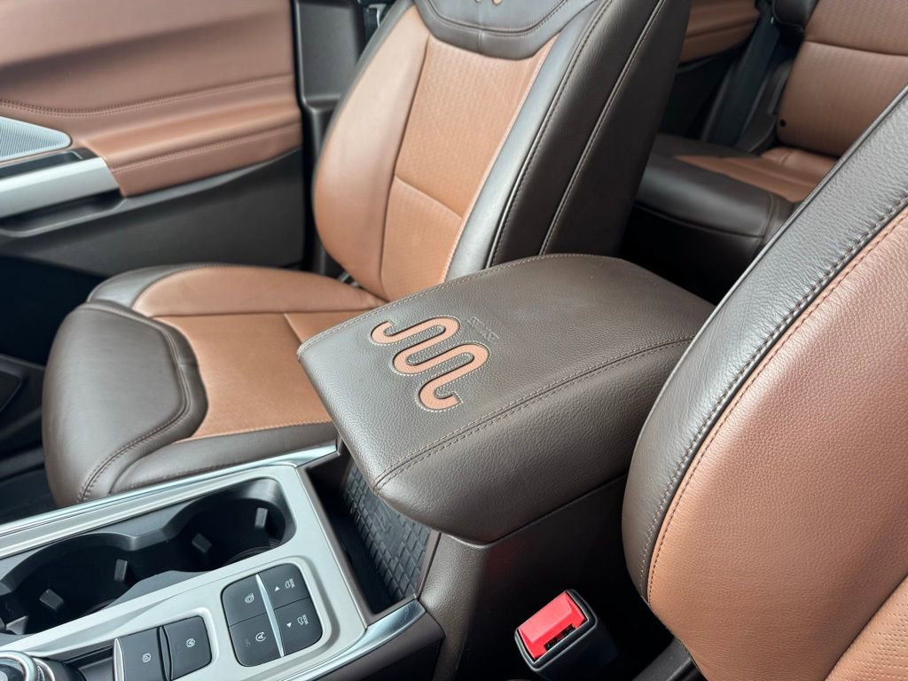 Used 2023 Ford Explorer King Ranch w/ Technology Package image 19