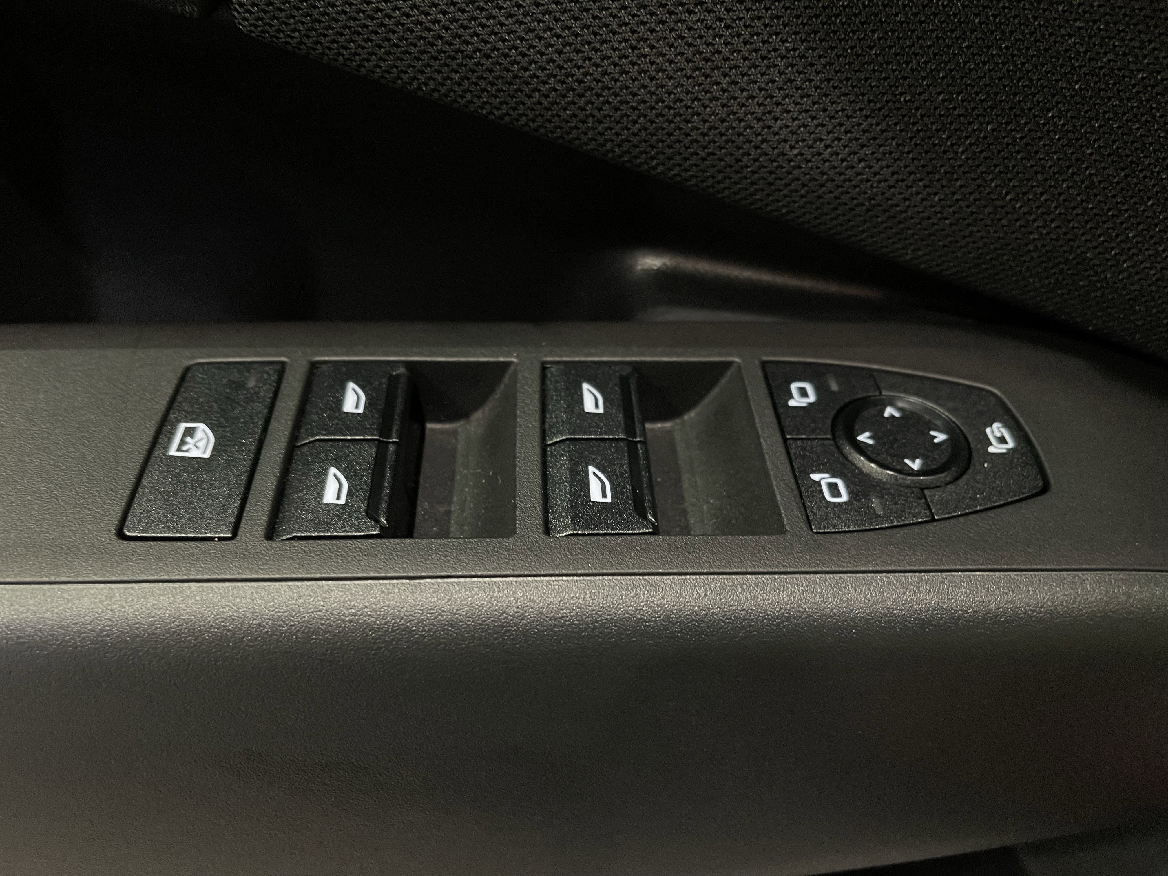 Used 2025 BMW X3 xDrive30i w/ Convenience Package image 13