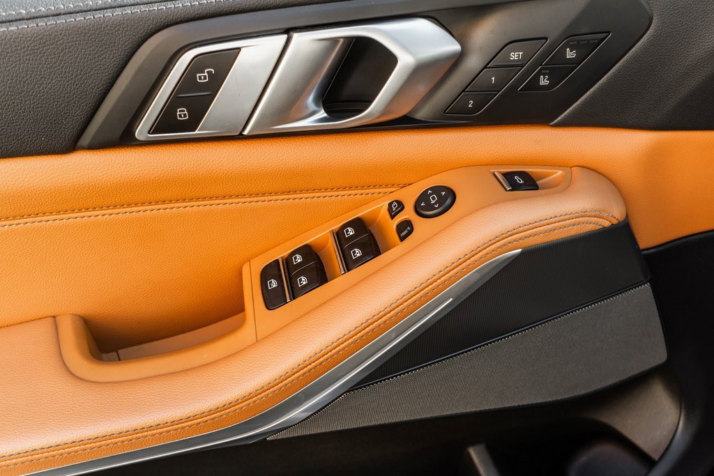 Used 2020 BMW X5 M50i image 16