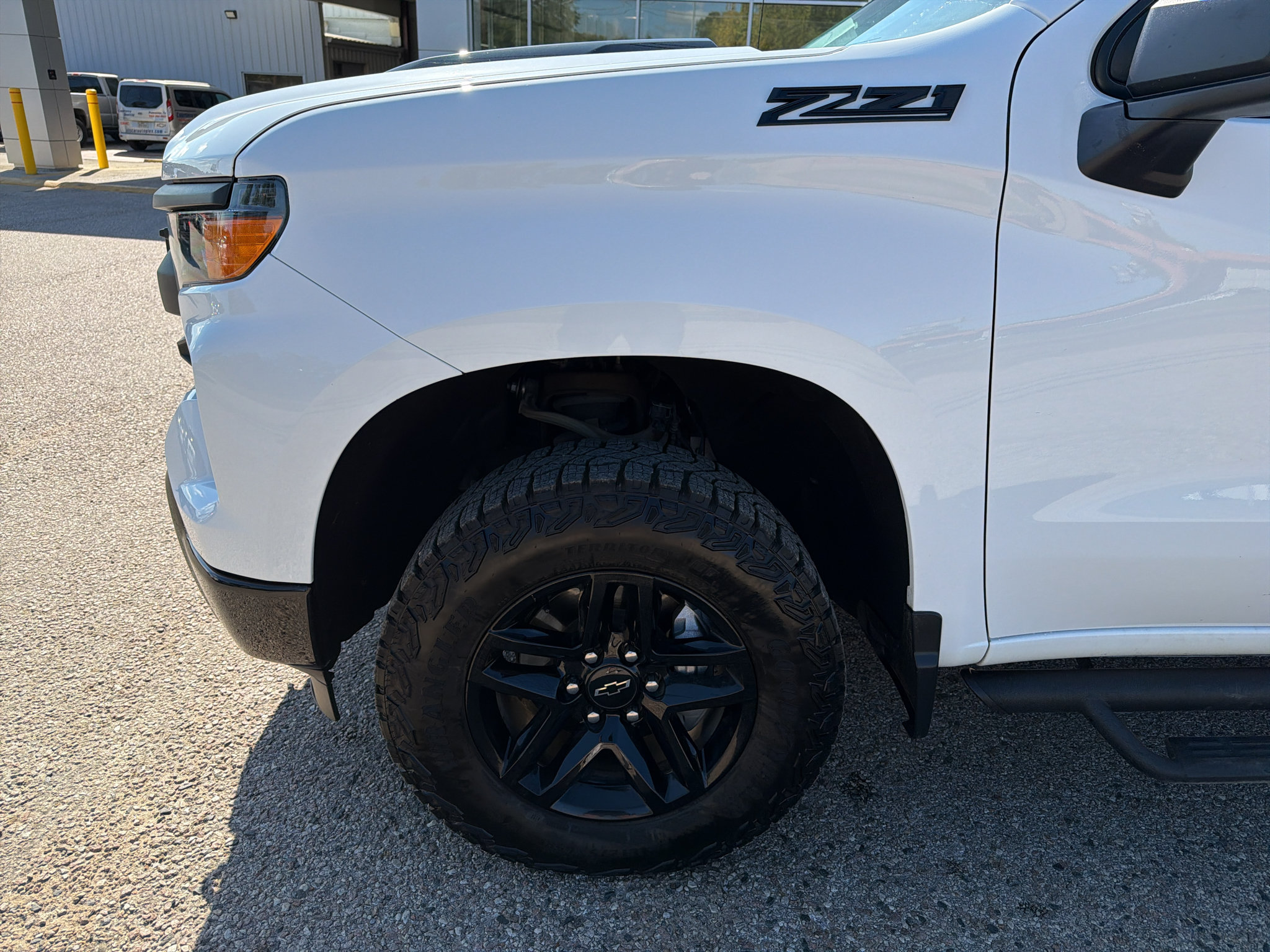 Used 2024 Chevrolet Silverado 1500 Custom Trail Boss w/ LPO, Dark Essentials Package AWD/4WD image 3