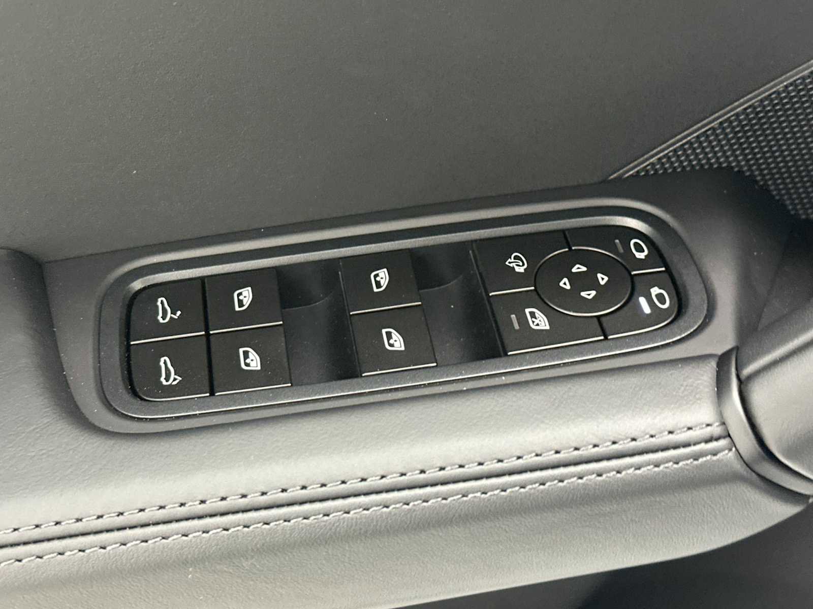 New 2026 Porsche Cayenne GTS AWD/4WD image 13