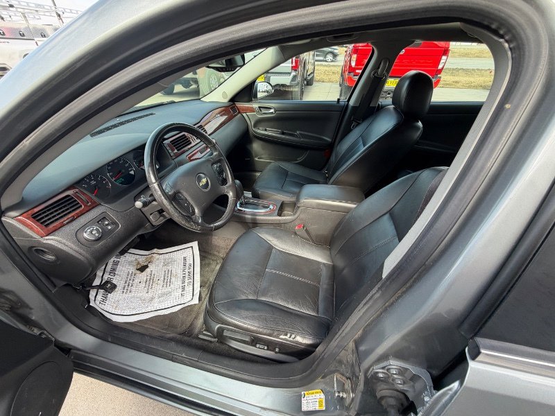Used 2008 Chevrolet Impala LTZ image 12