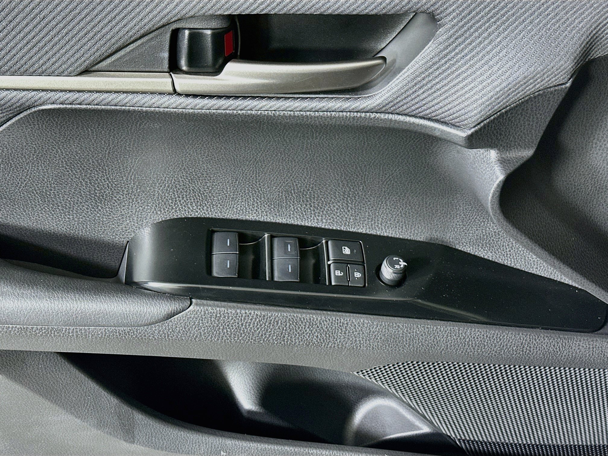Used 2026 Toyota Camry SE FWD image 14
