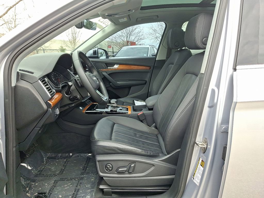 Certified 2023 Audi Q5 2.0T Premium w/ Convenience Package image 14