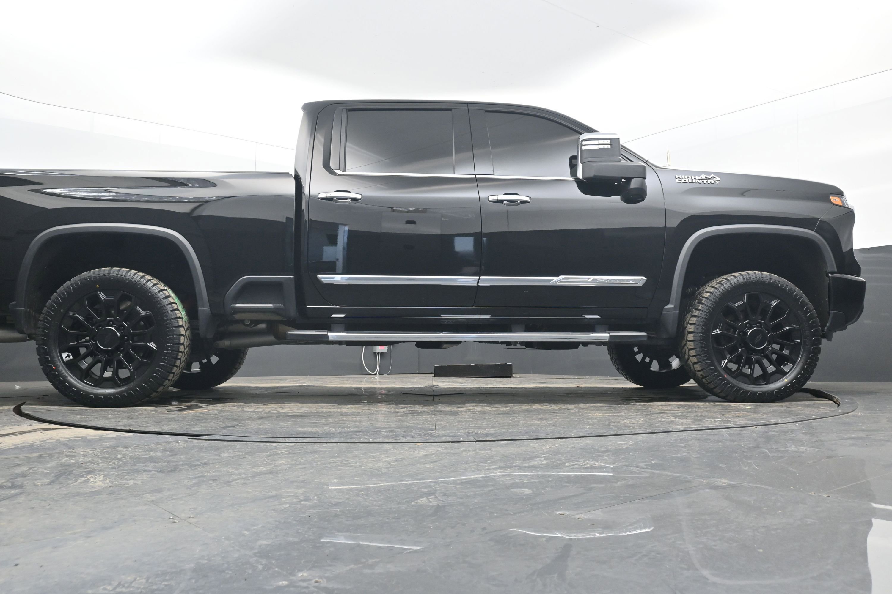 Used 2024 Chevrolet Silverado 2500 High Country w/ Technology Package image 26