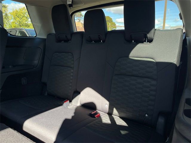 Used 2024 Nissan Pathfinder SV image 23