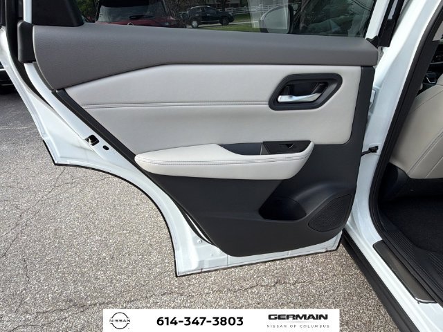 New 2026 Nissan Rogue Dark Armor AWD/4WD image 13