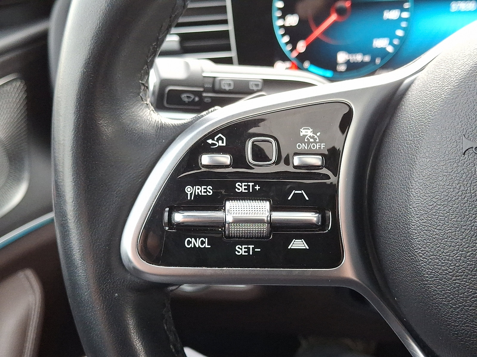 Certified 2023 Mercedes-Benz GLE 350 4MATIC image 23