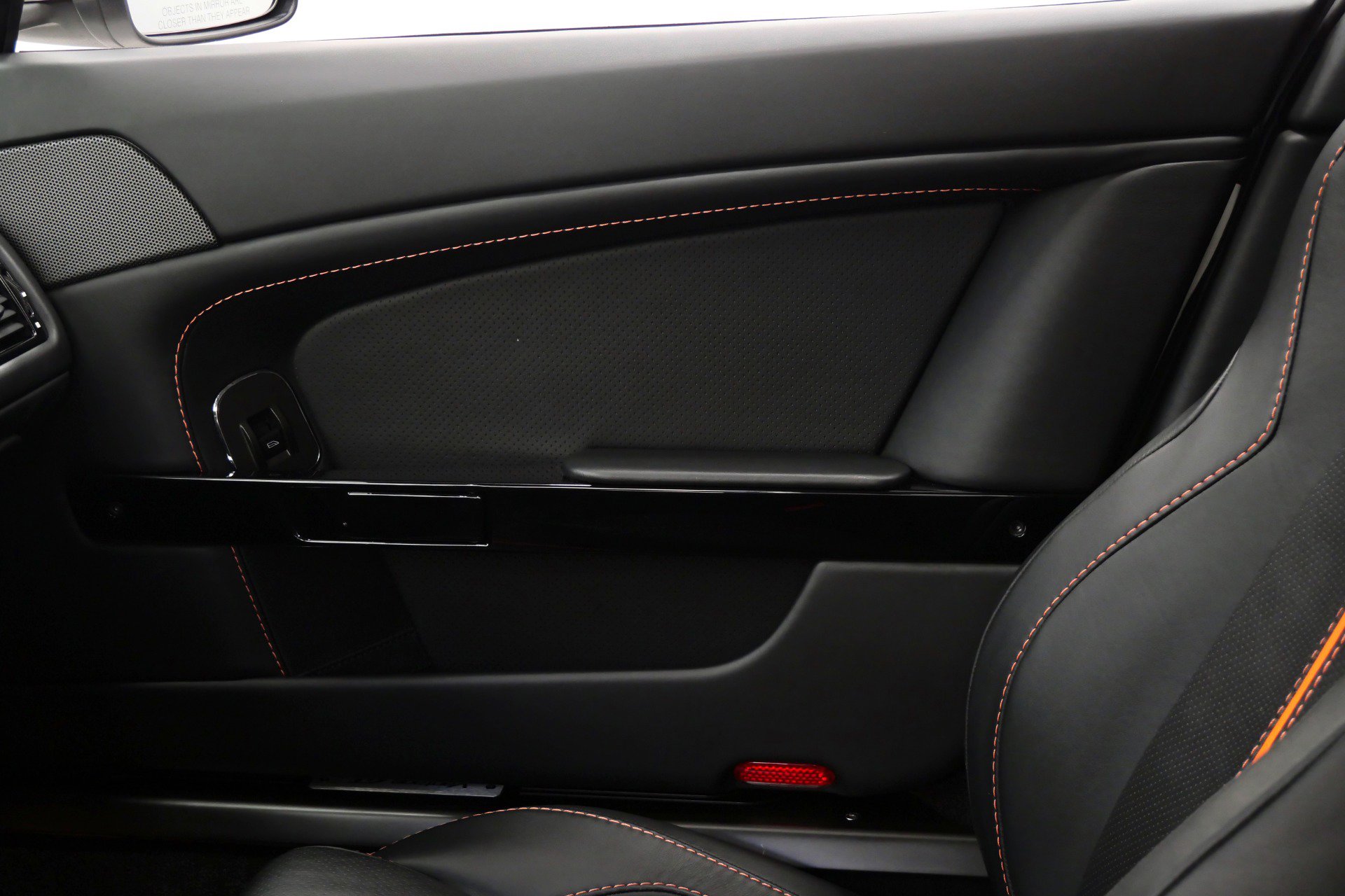 Used 2016 Aston Martin V8 Vantage GT RWD image 32
