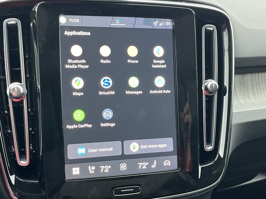 New 2026 Volvo XC40 B4 Core w/ Climate Package image 28