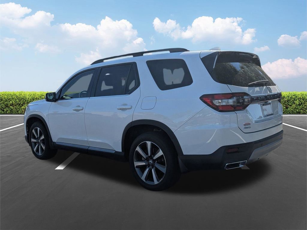Used 2024 Honda Pilot Touring image 7