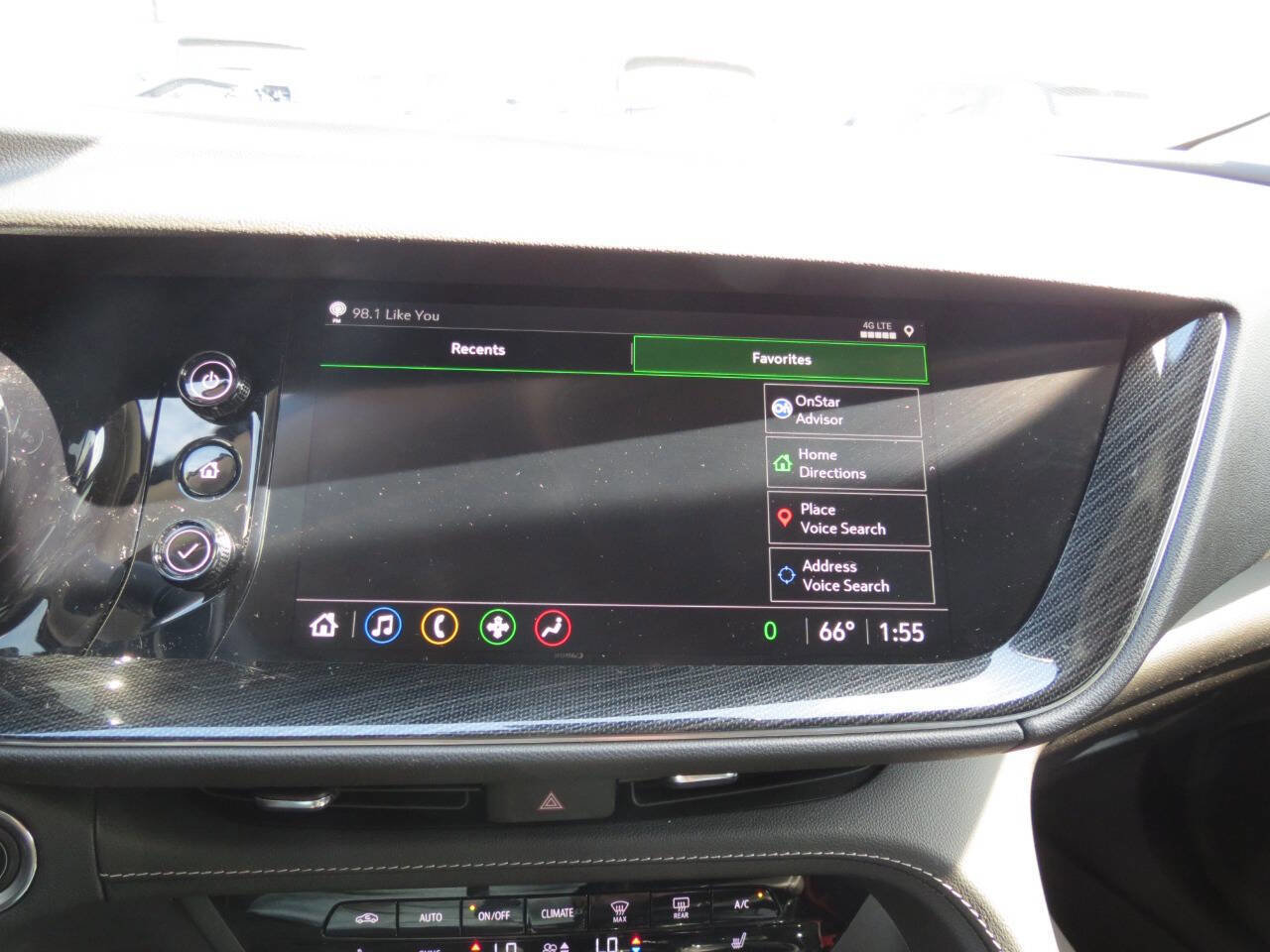 Used 2023 Buick Envision Essence w/ Sport Touring Package image 17