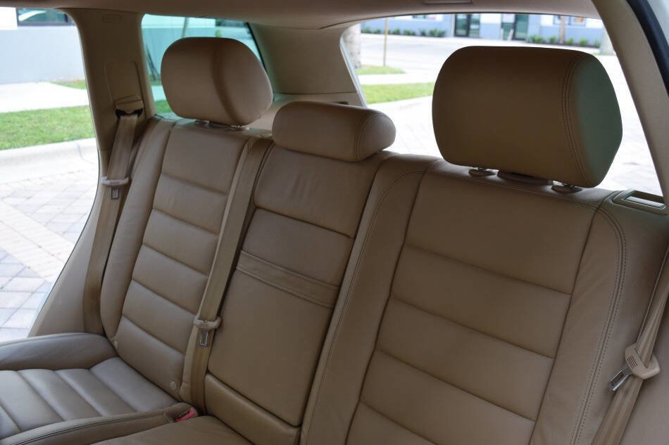 Used 2006 Volkswagen Touareg V10 TDI AWD/4WD image 43