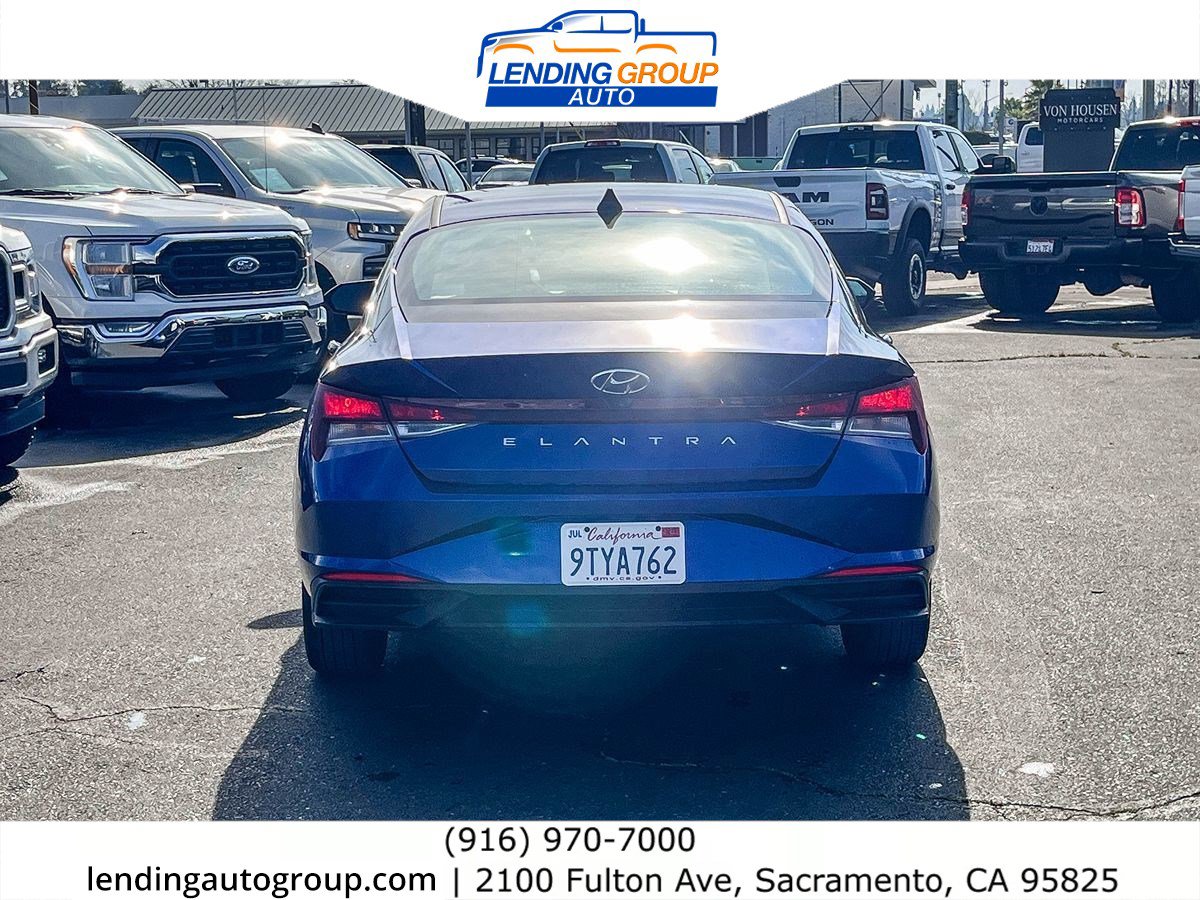 Used 2022 Hyundai Elantra SEL image 3