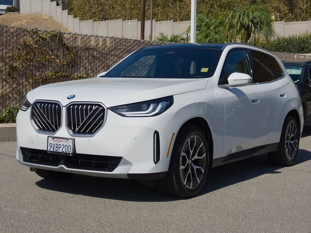 Used 2026 BMW X3 xDrive30i w/ Premium Package AWD/4WD image 3