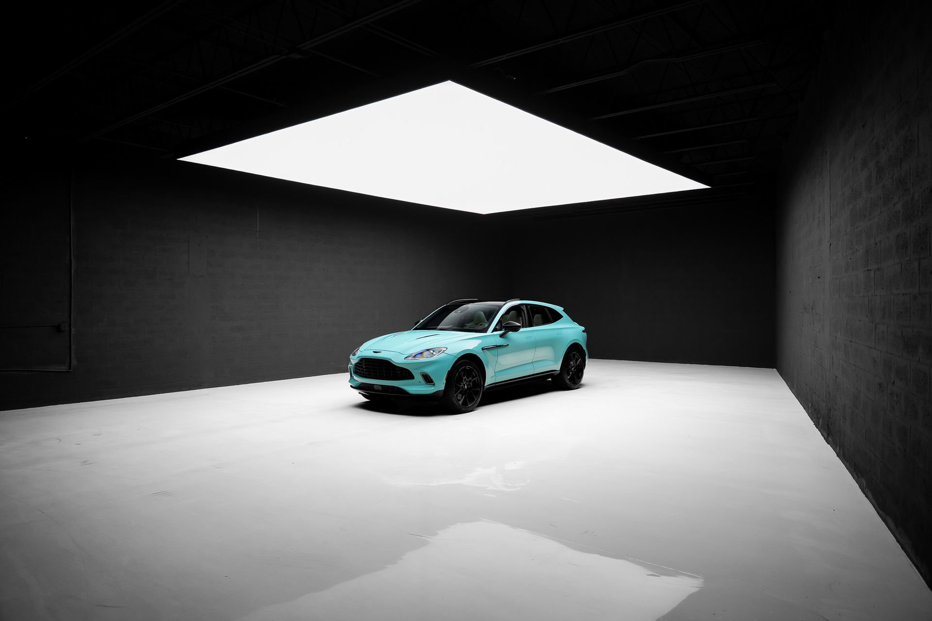 Used 2023 Aston Martin DBX AWD/4WD image 76