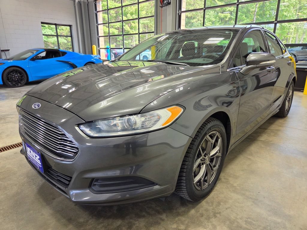 Used 2015 Ford Fusion SE FWD image 5