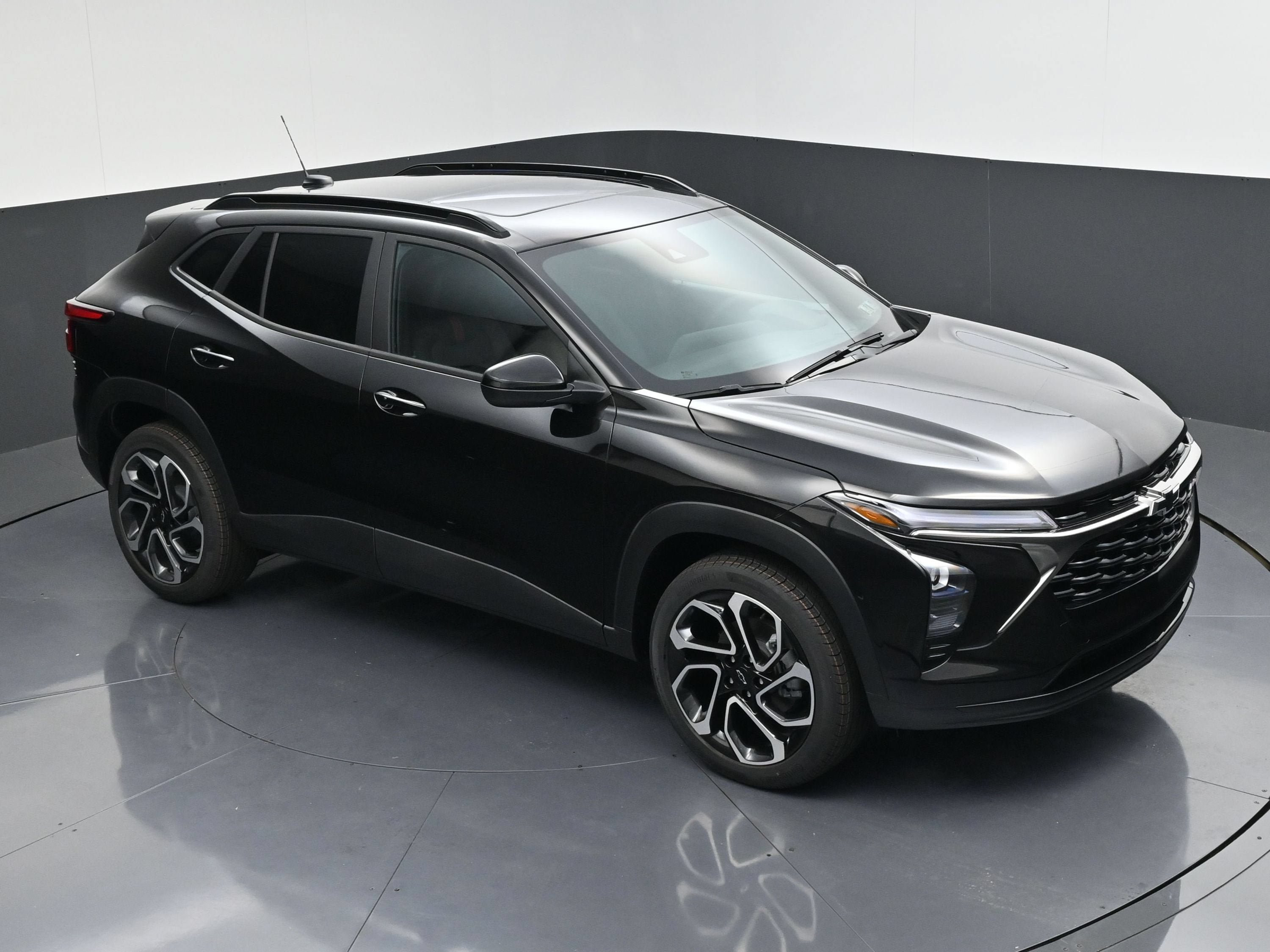 New 2026 Chevrolet Trax RS w/ Sunroof Package FWD image 45