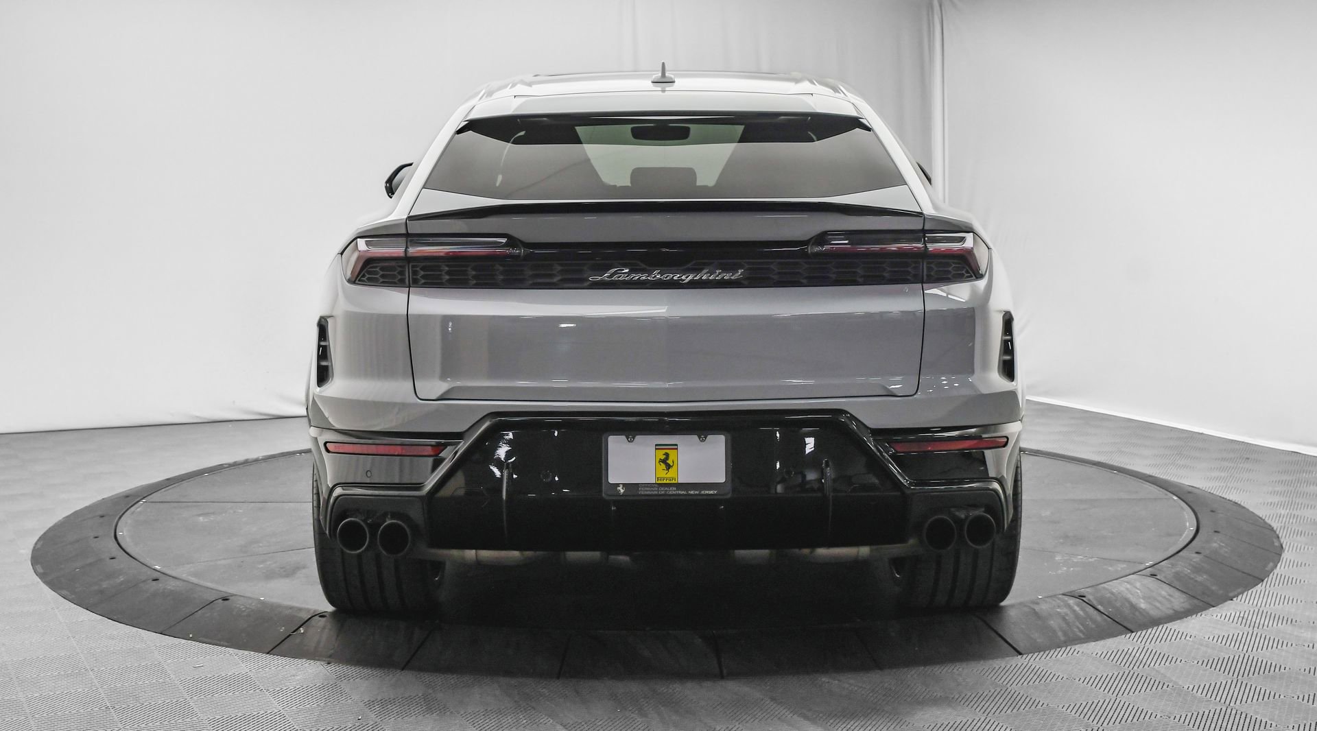 Used 2025 Lamborghini Urus SE image 6