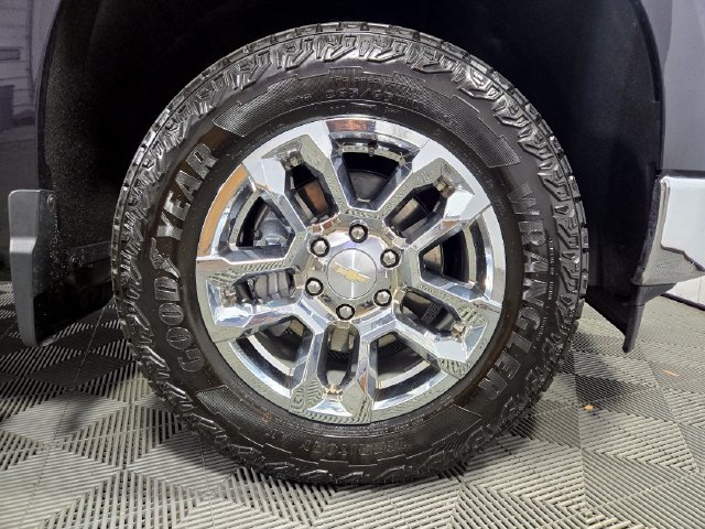 Used 2023 Chevrolet Silverado 1500 LT AWD/4WD image 11