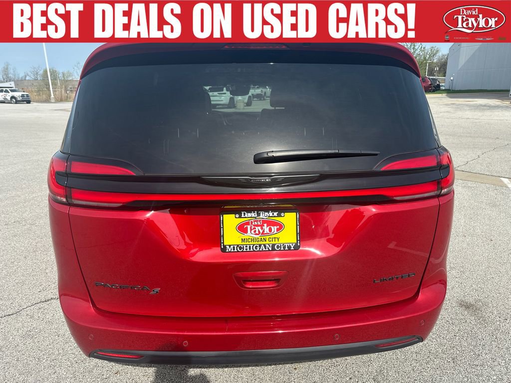 Used 2025 Chrysler Pacifica Limited FWD image 4