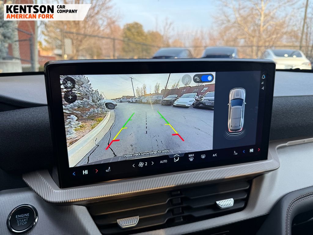 Used 2025 Ford Explorer Active image 27