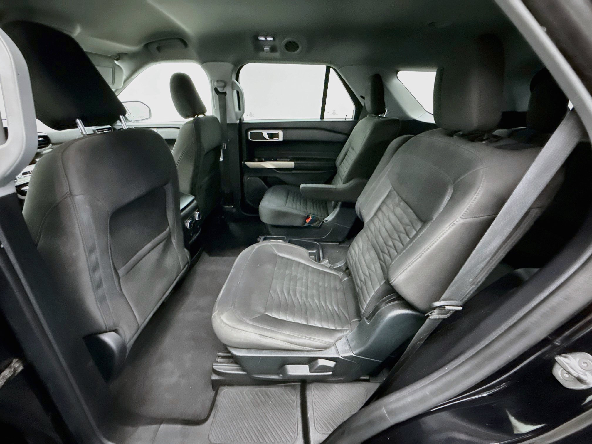 Used 2021 Ford Explorer XLT RWD image 28
