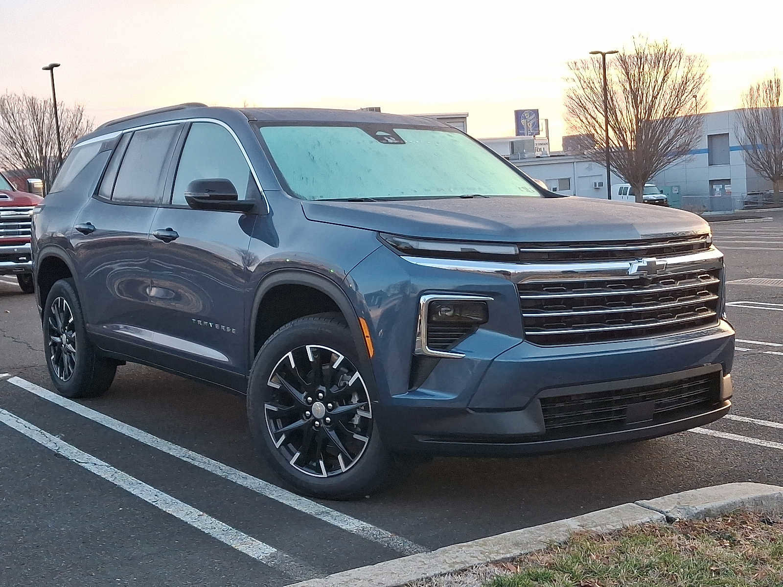 New 2026 Chevrolet Traverse LT w/ Sun and Wheel Package image 1