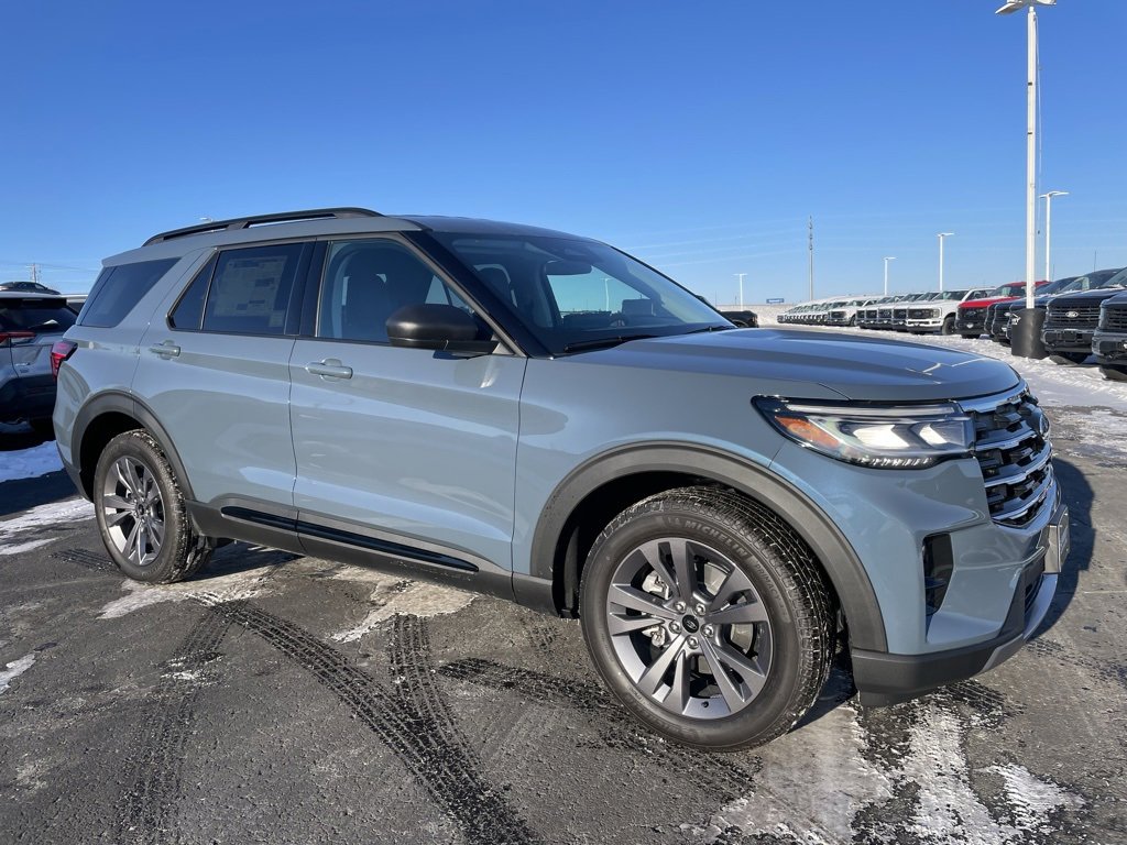 New 2026 Ford Explorer Active w/ Active Comfort Package image 2