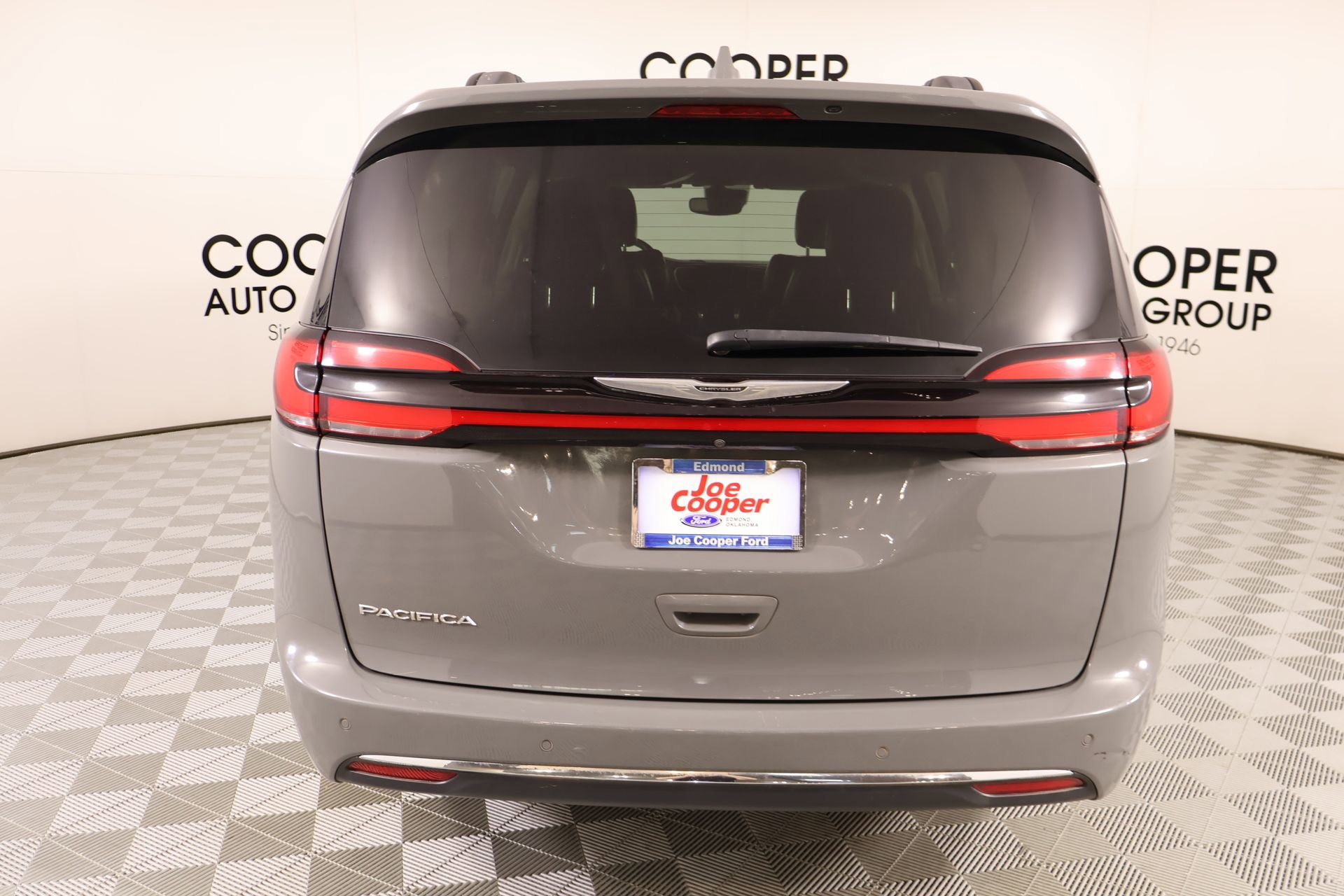 Used 2022 Chrysler Pacifica Touring-L FWD image 22