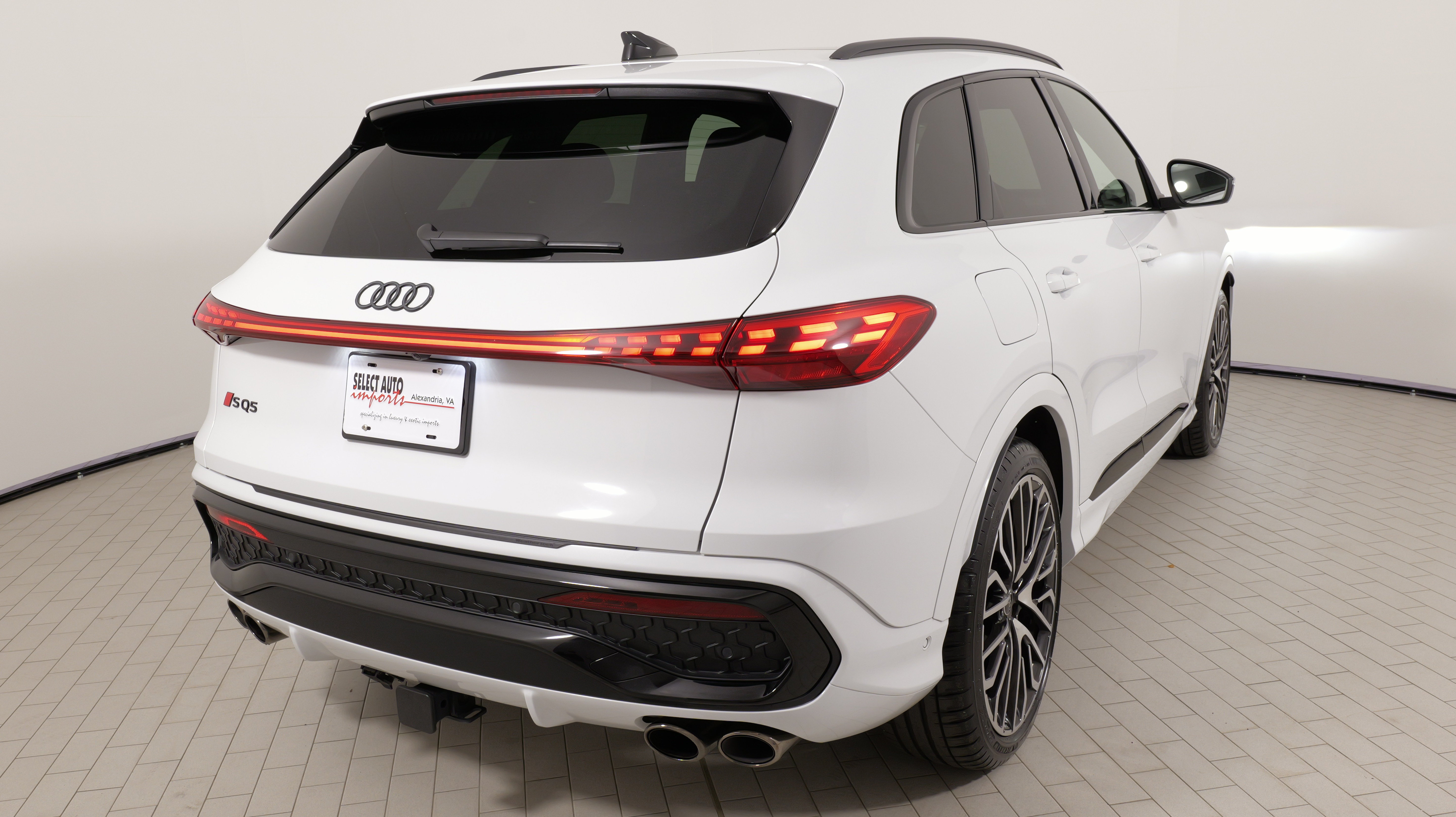 Used 2025 Audi SQ5 Premium Plus AWD/4WD image 13